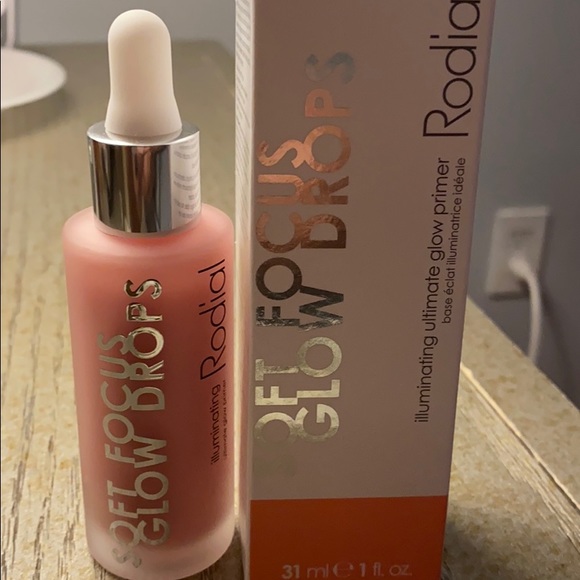 Rodial Soft Focus Glow Drops - Picture 3 of 4